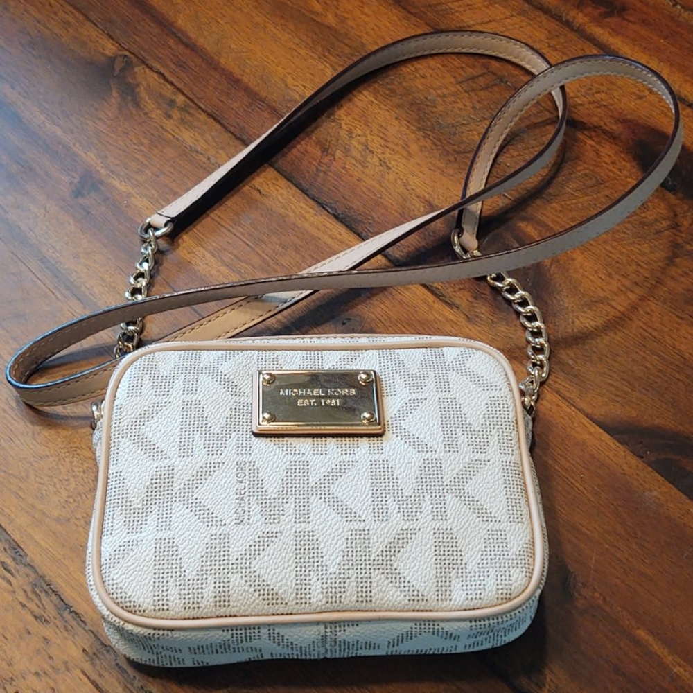 Michael kors mini crossbody